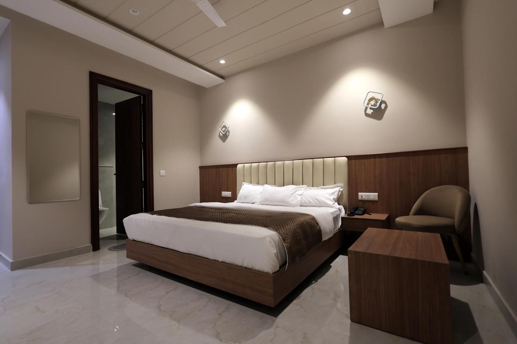 Hotel Regal Palm Moradabad Esterno foto
